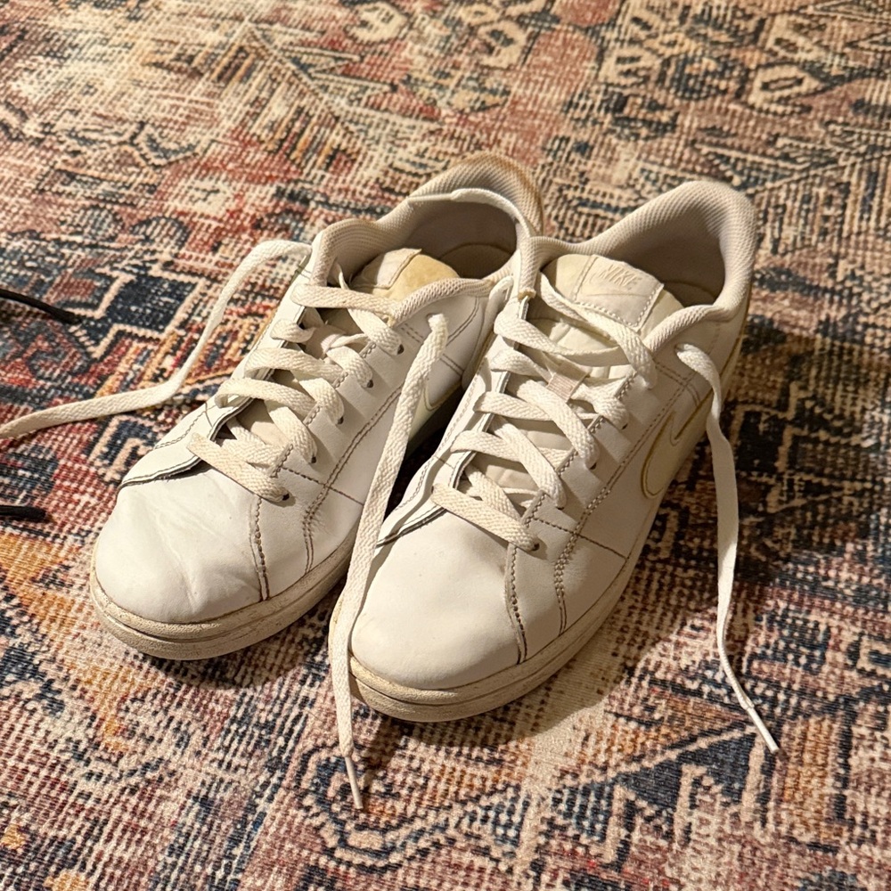 Nike White Sneakers size 9